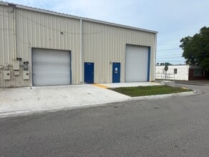 5808-5818 Commerce St, Jacksonville, FL à louer Photo de l’immeuble– Image 1 sur 2