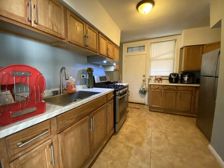 7147 S Cornell Ave, Chicago, IL à vendre - Photo de l’immeuble – Image 2 sur 5