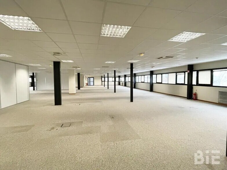 Bureau dans Mérignac à louer - Photo de l’immeuble – Image 3 sur 8