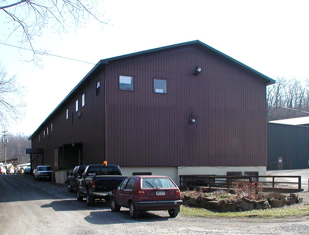 130 Entrance Dr, New Kensington, PA à louer Photo principale– Image 1 sur 4