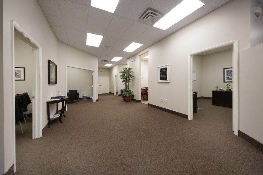 935 NW 31st Ave, Pompano Beach, FL à louer - Photo intérieure – Image 2 sur 27