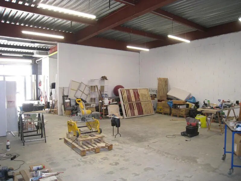 Industriel/Logistique dans La Ciotat à louer Photo de l’immeuble– Image 1 sur 6