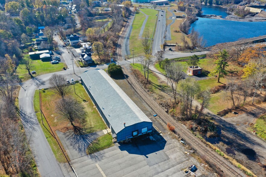 5 Depot St, Hudson Falls, NY à louer - Photo de l’immeuble – Image 3 sur 13