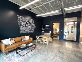 Plus de détails pour 921-931 N US Highway 69, Huxley, IA - Bureau à louer