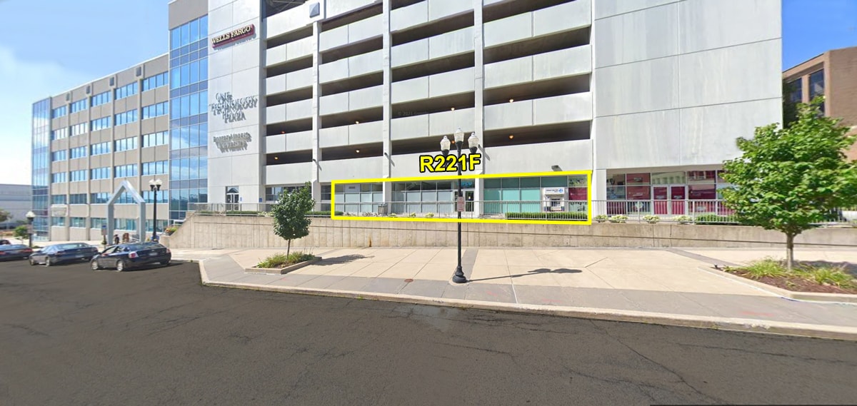 211 Fulton St, Peoria, IL à louer Photo intérieure– Image 1 sur 3