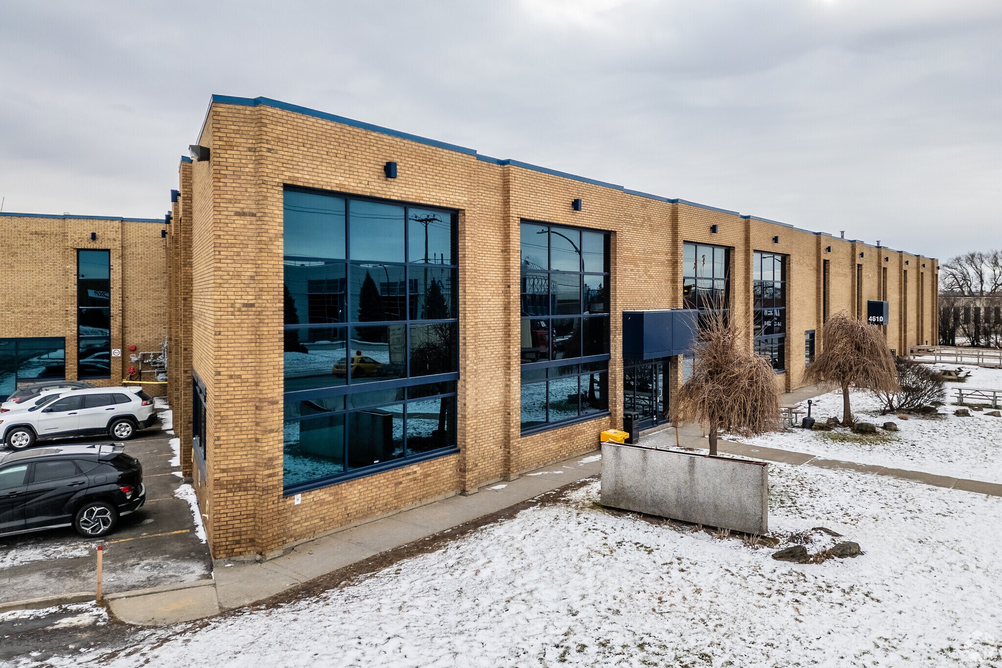 4580-4610 Hickmore, Montréal, QC à louer Photo de l’immeuble– Image 1 sur 22