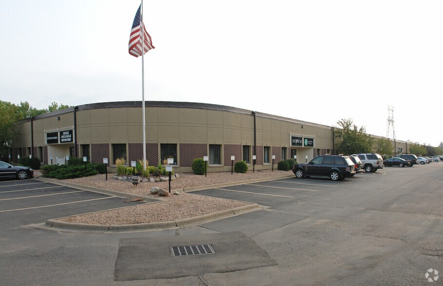 14200-14280 N 23rd Ave, Plymouth, MN à louer - Photo de l’immeuble – Image 2 sur 7