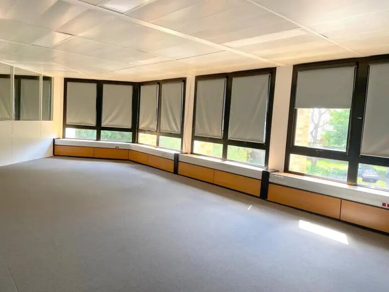 Bureau dans Le Pecq à louer - Photo intérieure – Image 2 sur 9