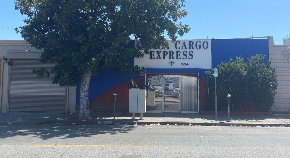 954 E Pico Blvd, Los Angeles, CA à louer - Photo principale – Image 1 sur 2