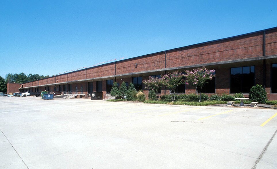 1650 International Ct, Norcross, GA à louer - Photo de l’immeuble – Image 3 sur 7
