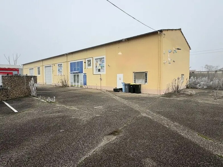 Bureau dans Meyzieu à louer - Photo de l’immeuble – Image 1 sur 11