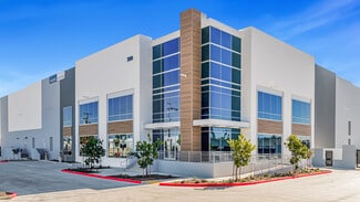 Plus de détails pour 300 E Dyer Rd, Santa Ana, CA - Industriel/Logistique à louer