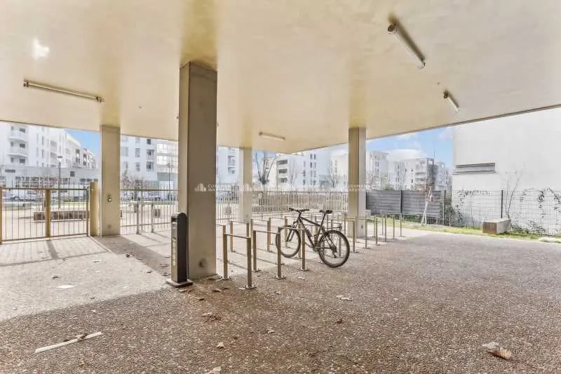 16 Rue Du 8 Mai 1945, Villeurbanne à louer - Photo de l’immeuble – Image 3 sur 15