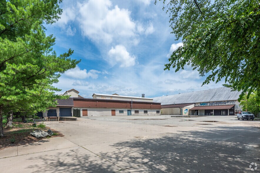 252-260 S College St, Washington, PA à vendre - Photo de l’immeuble – Image 3 sur 7