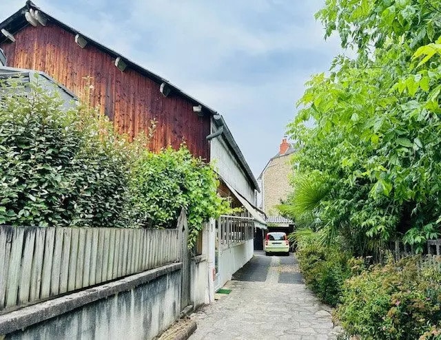 Bureau dans Brive-la-Gaillarde à vendre - Photo de l’immeuble – Image 1 sur 5