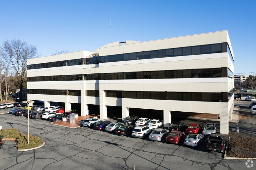 201 W Passaic St, Rochelle Park, NJ à louer - Photo principale – Image 1 sur 21