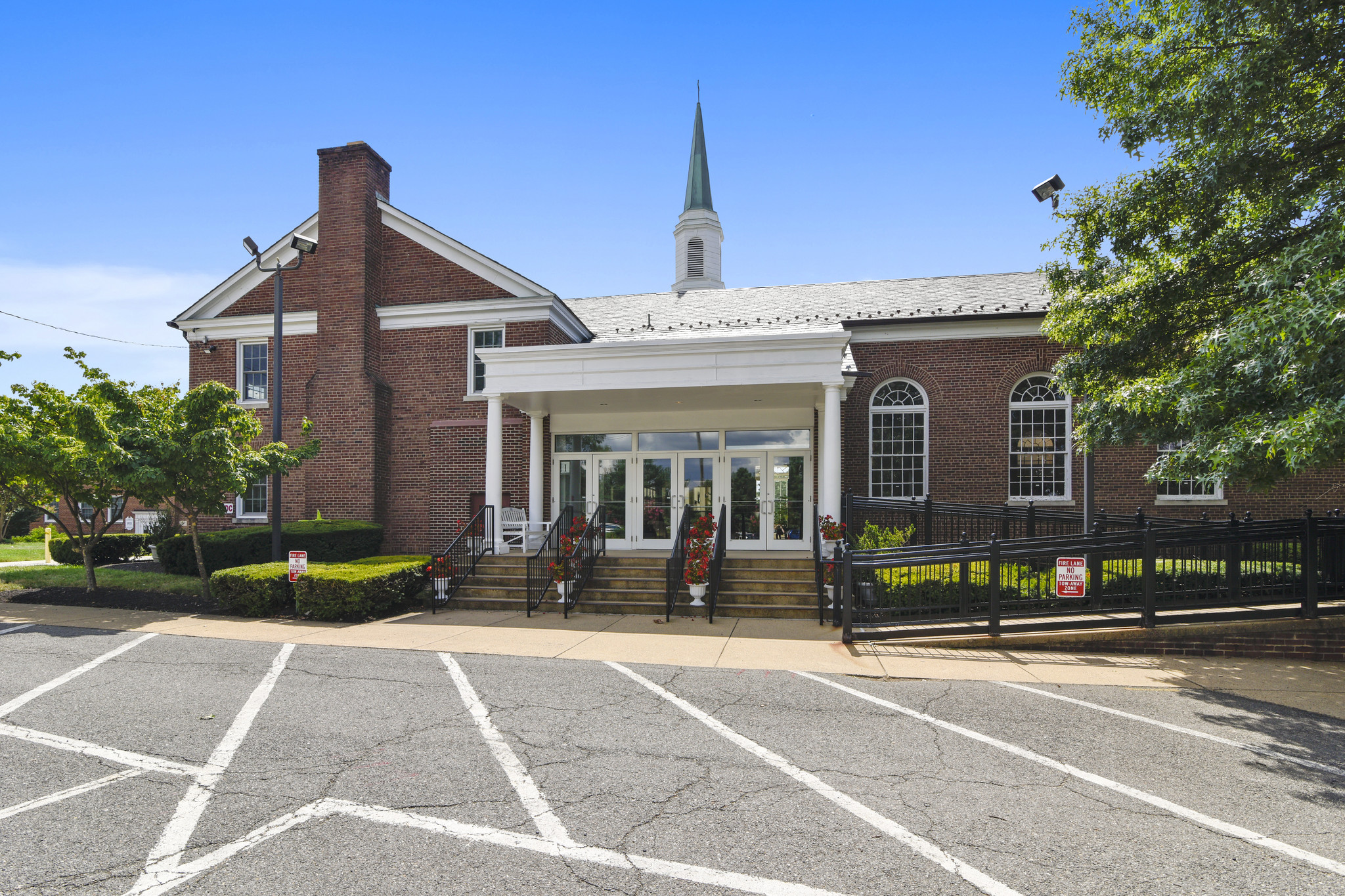 6935 Columbia Pike, Annandale, VA à louer Photo principale– Image 1 sur 2