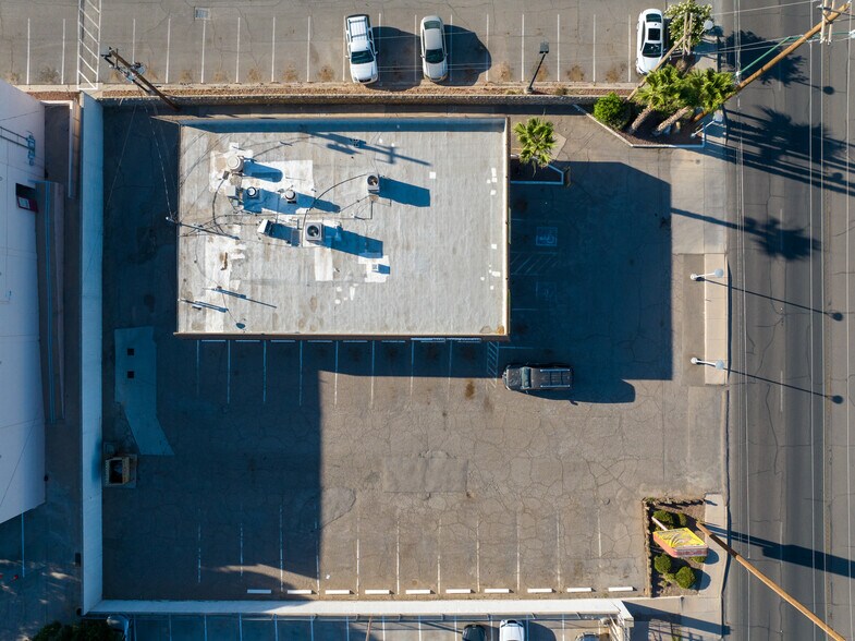 8033 Alameda Ave, El Paso, TX à louer - Photo de l’immeuble – Image 3 sur 3
