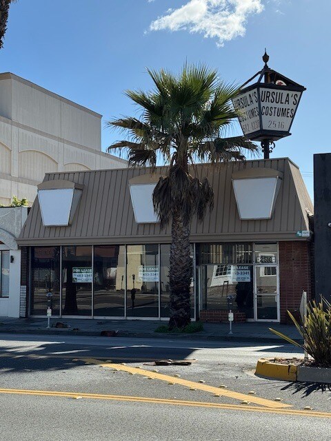 2516 Wilshire Blvd, Santa Monica, CA à louer Photo principale– Image 1 sur 10