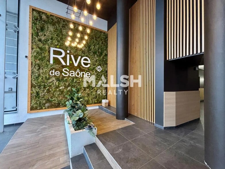 Bureau dans Lyon à vendre - Hall d’entrée – Image 2 sur 8