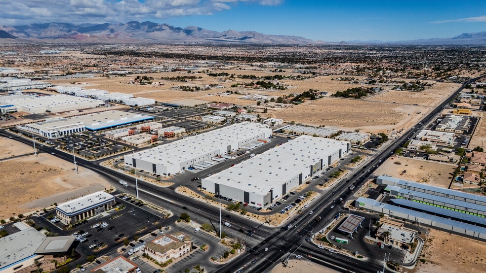 6425 S Jones Blvd, Las Vegas, NV à louer - Photo de l’immeuble – Image 3 sur 5