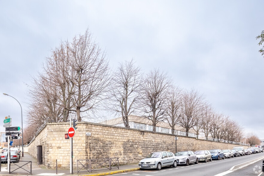 1 Rue Michelet, Ivry-sur-Seine à louer - Photo de l’immeuble – Image 3 sur 3