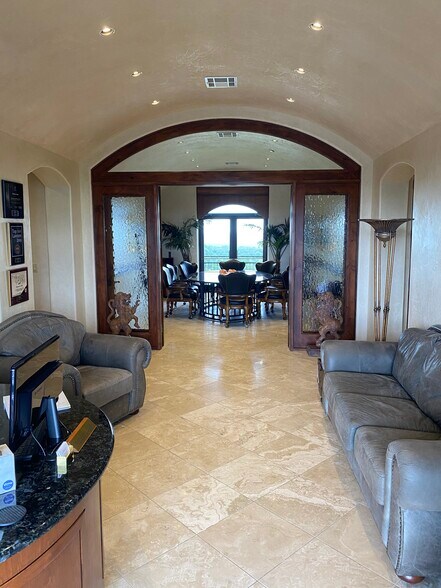 248 Addie Roy Rd, Austin, TX à vendre - Photo intérieure – Image 2 sur 18