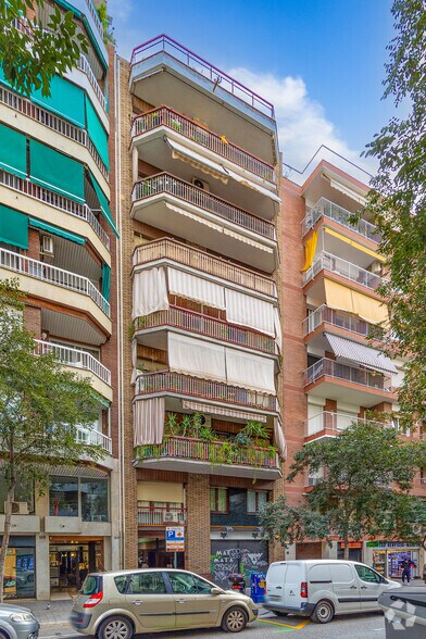 Local commercial dans Barcelone, Barcelona à louer - Photo de l’immeuble – Image 2 sur 2