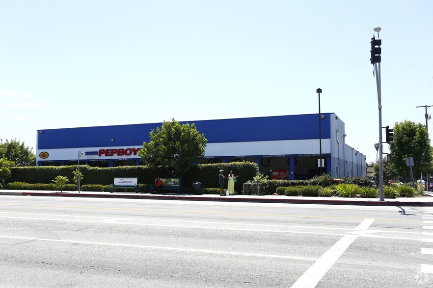 6136 W Manchester Ave, Los Angeles, CA à louer - Photo de l’immeuble – Image 3 sur 3