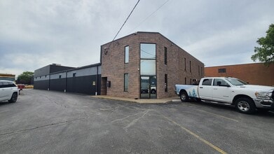 2045 Astor Crt, Tecumseh, ON à louer Photo de l’immeuble– Image 1 sur 23