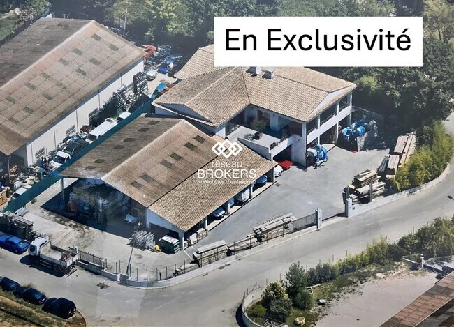 Plus de détails pour Local d’activités à vendre