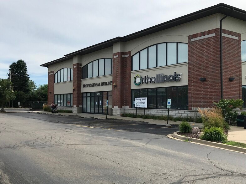 4119 W Shamrock Ln, Mchenry, IL à vendre - Photo de l’immeuble – Image 2 sur 11