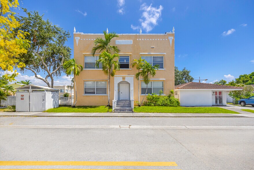 953 SW 10th St, Miami, FL à vendre - Photo de l’immeuble – Image 1 sur 13