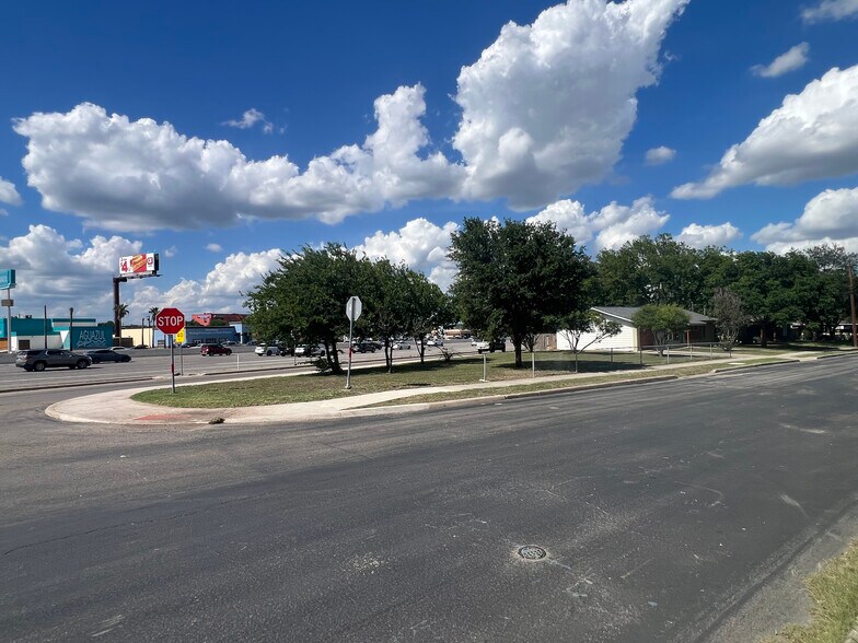 179 Marlena Dr, San Antonio, TX à vendre - Photo de l’immeuble – Image 2 sur 4