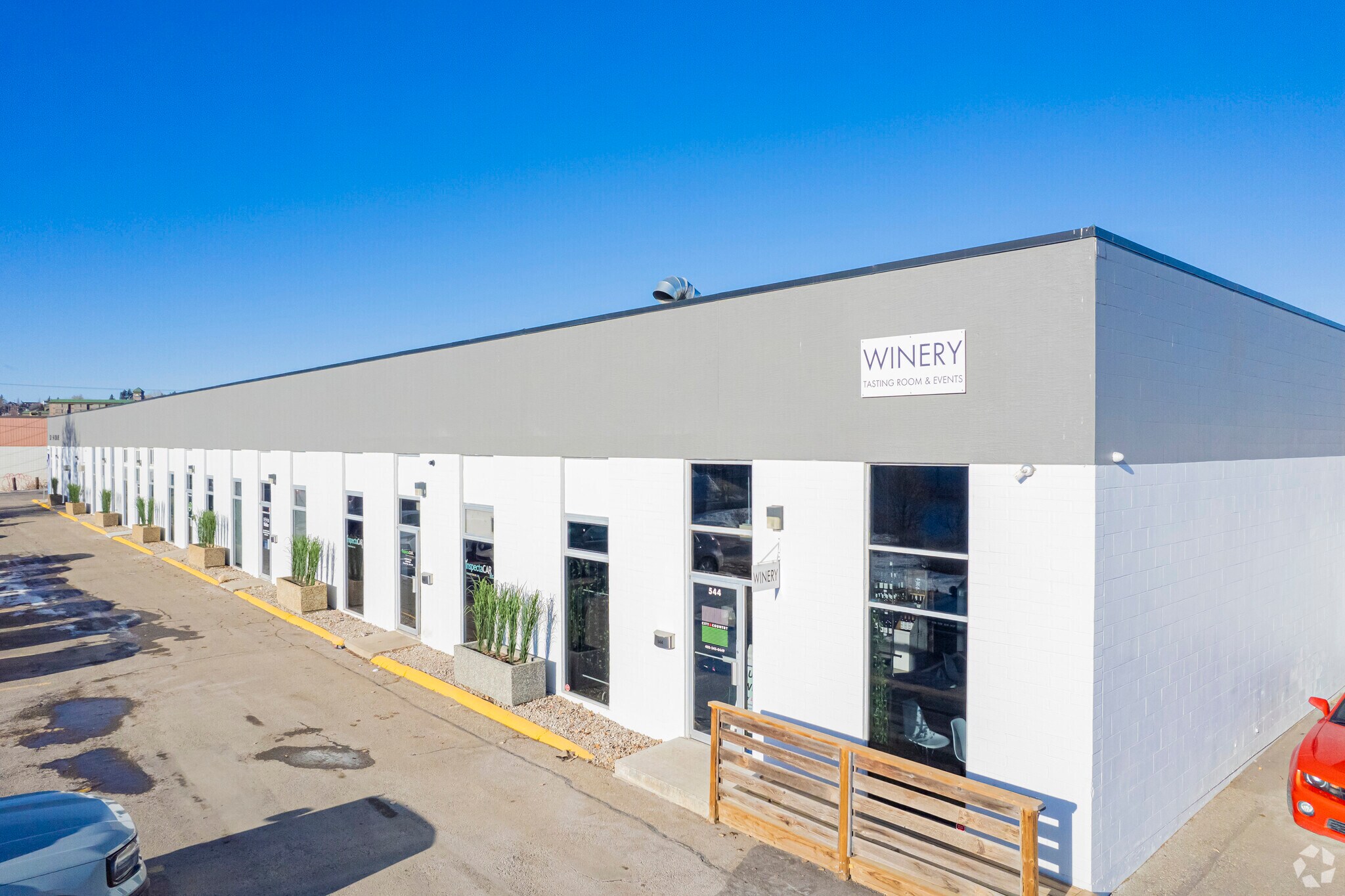 530-544 38A Ave SE, Calgary, AB à louer Photo principale– Image 1 sur 4