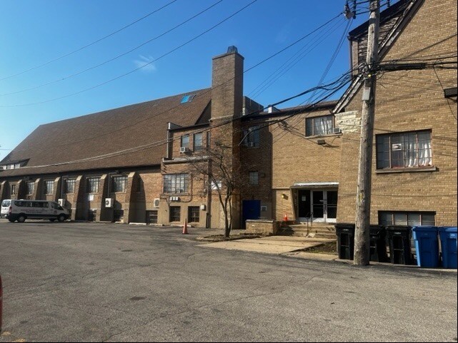 6015 N Francisco Ave, Chicago, IL à vendre - Photo de l’immeuble – Image 2 sur 8