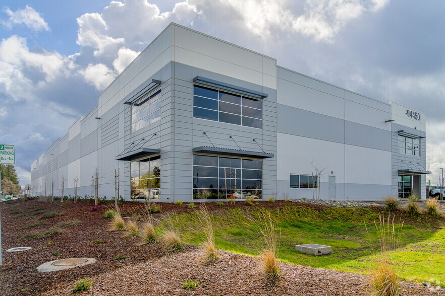 4450 Raley Blvd, Sacramento, CA à louer - Photo de l’immeuble – Image 2 sur 4