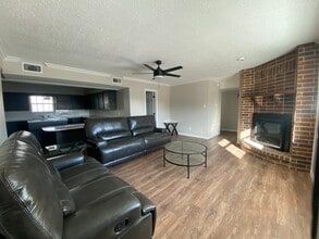 1173 N Main St, Vidor, TX à louer Photo intérieure– Image 1 sur 17