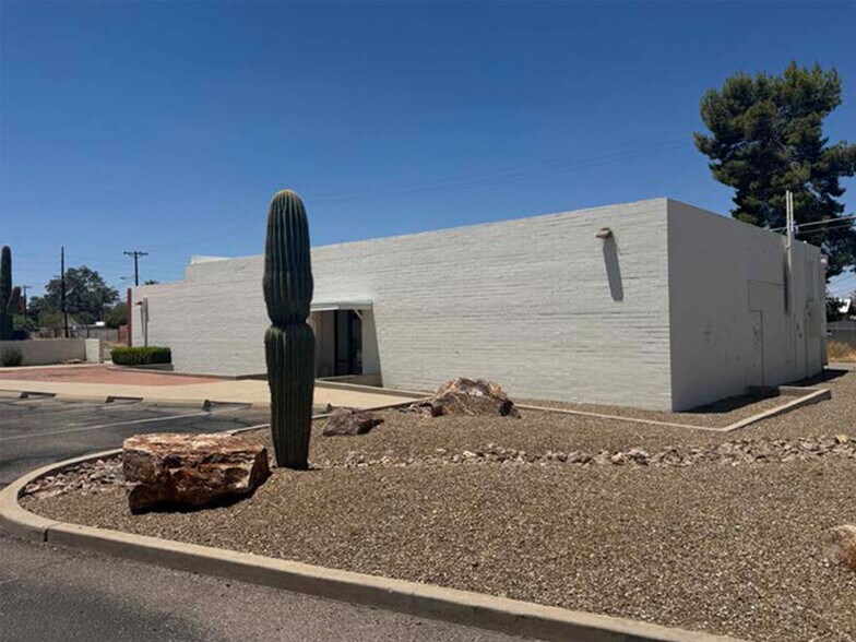7001 E 21st St, Tucson, AZ à vendre - Photo de l’immeuble – Image 2 sur 5