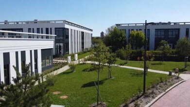 3 Boulevard Jean Moulin, Élancourt, YVE - VUE AÉRIENNE vue de carte