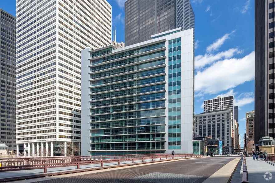 250 S Wacker Dr, Chicago, IL à louer - Photo de l’immeuble – Image 3 sur 4