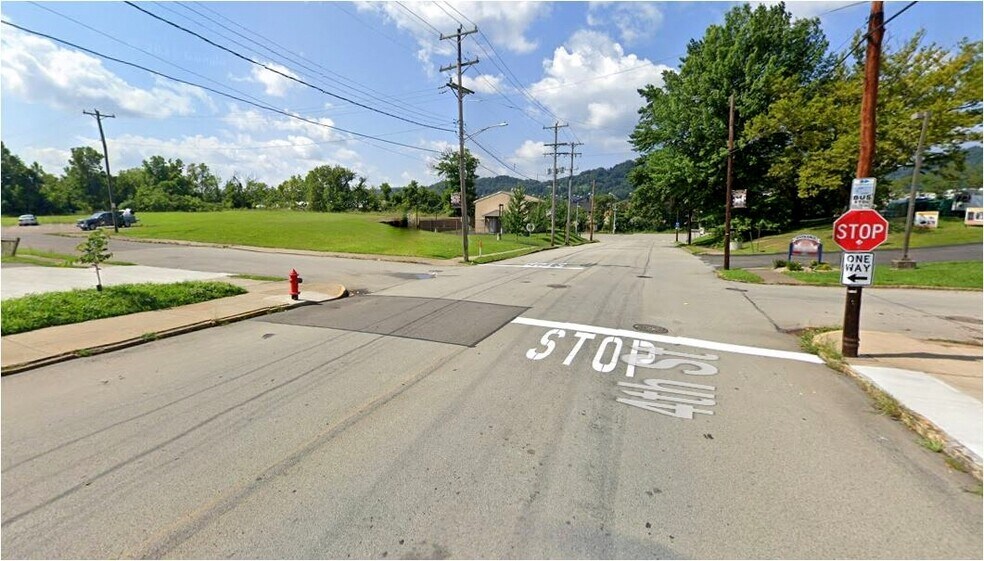 341 Park Rd, Ambridge, PA à vendre - Photo de l’immeuble – Image 2 sur 7