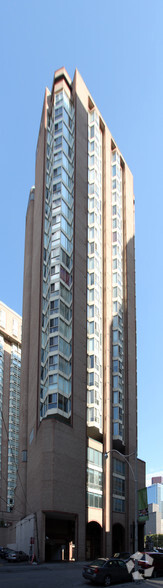 55 Centre Ave, Toronto, ON à vendre - Photo de l’immeuble – Image 2 sur 2