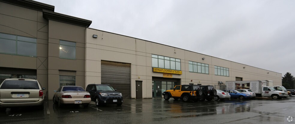 1530 Kingsway Ave, Port Coquitlam, BC à louer - Photo de l’immeuble – Image 2 sur 6