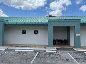 1101-1115 N Parrott Ave, Okeechobee, FL à louer Photo de l’immeuble– Image 1 sur 11