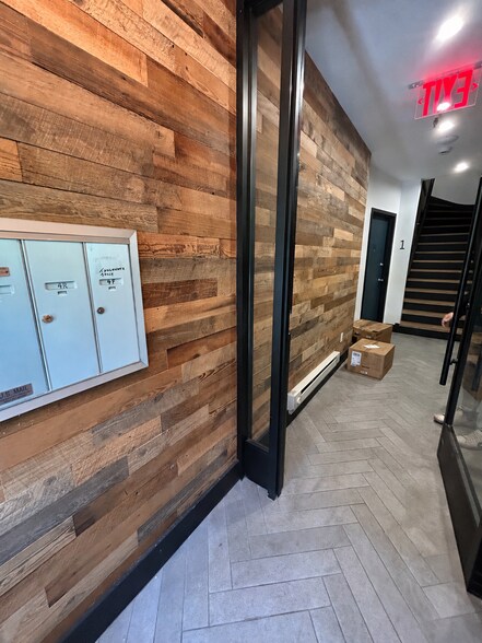 404 W 22nd St, New York, NY à vendre - Photo de l’immeuble – Image 3 sur 10