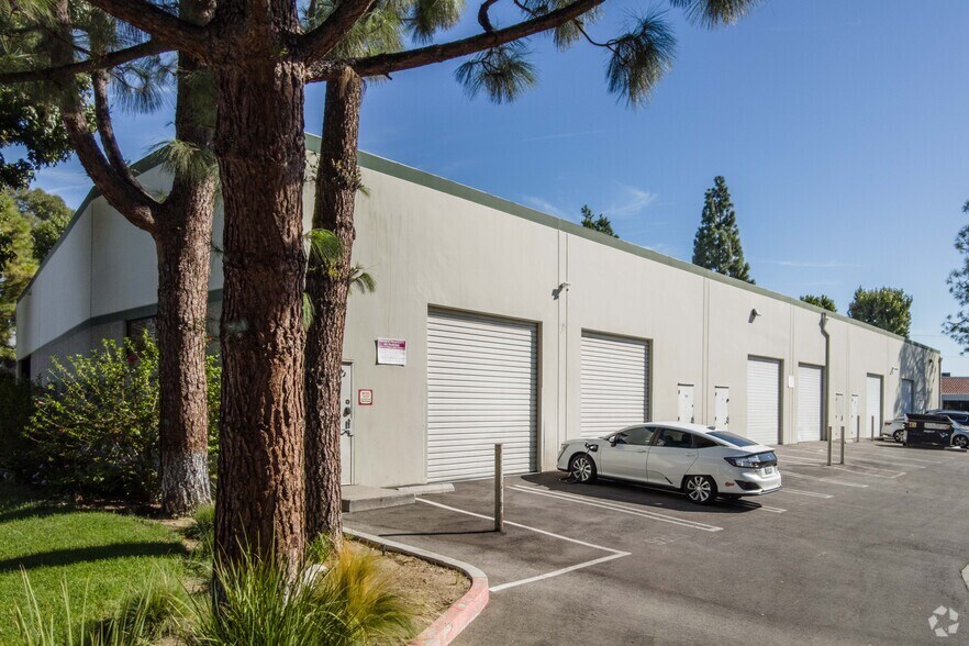 9347-9357 Eton Ave, Chatsworth, CA à vendre - Photo de l’immeuble – Image 3 sur 6
