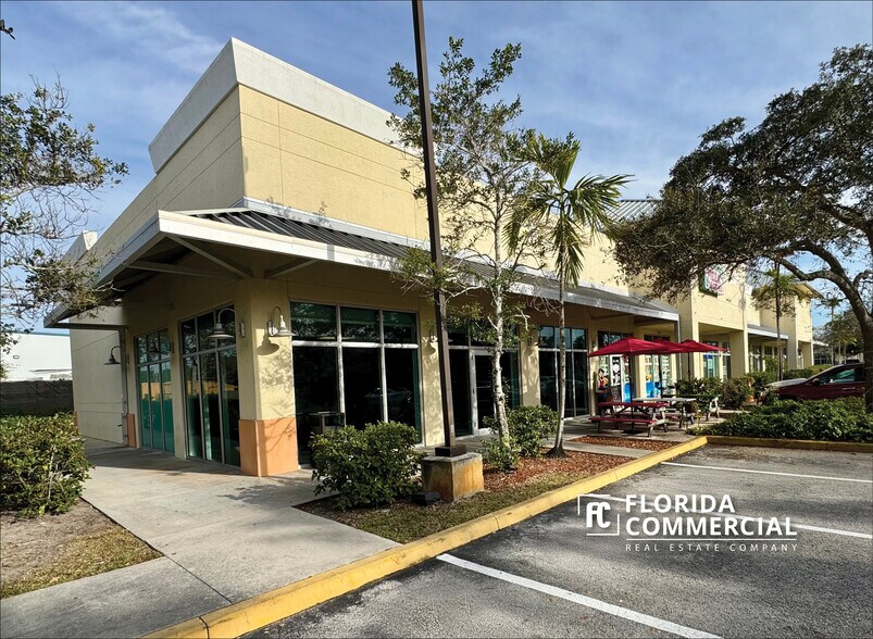 SE Federal Hwy, Stuart, FL à louer - Photo de l’immeuble – Image 2 sur 5