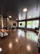 30-69 Steinway St, Astoria, NY à louer Photo intérieure– Image 1 sur 9