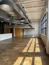 160 Van Brunt St, Brooklyn, NY à louer Photo de l’immeuble– Image 1 sur 6